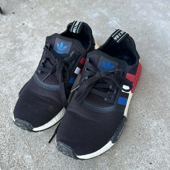 Adidas NMD R1 J Tri-Color Core Black Cloud White Scarlet EG9360 Size 6.5 - Picture 2 of 6